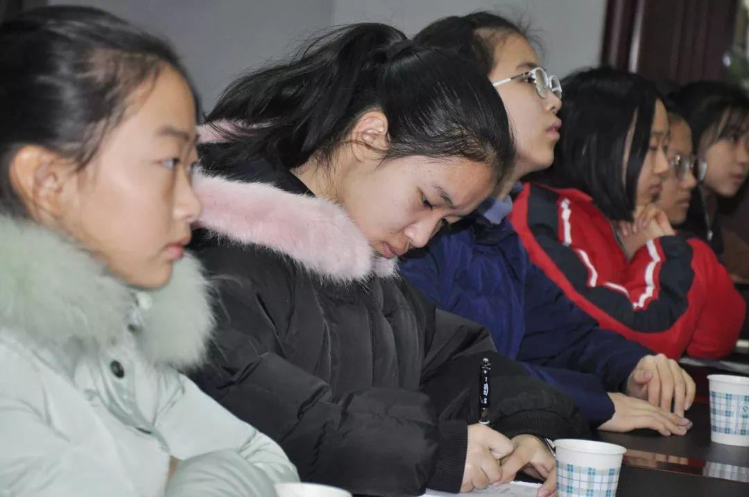 最新云頂手機,日常趣事與情感紐帶分享時刻