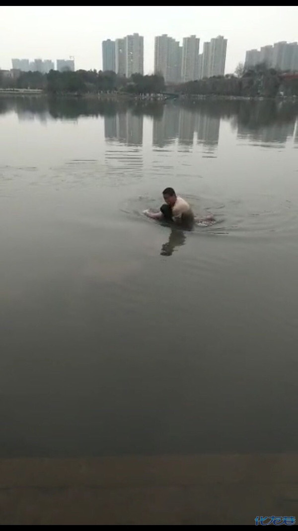 常州最新跳河事件,高科技產(chǎn)品重塑生活,前沿科技魅力體驗