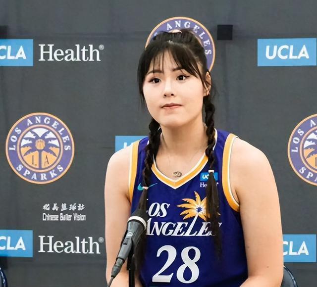 籃球女神風采,球場上的溫暖日常記錄