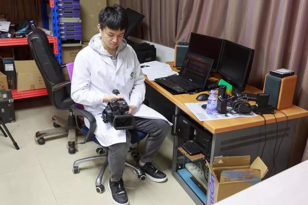 最新防疫神曲，探索小巷中的神秘防疫小店之旅