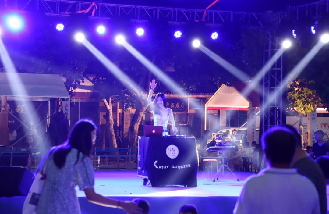 最新DJ秀，舞臺(tái)之光的閃耀