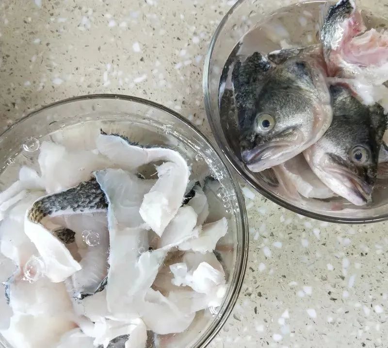 養(yǎng)魚行業(yè)最新動(dòng)態(tài)與技術(shù)探索，最新魚料資訊大揭秘