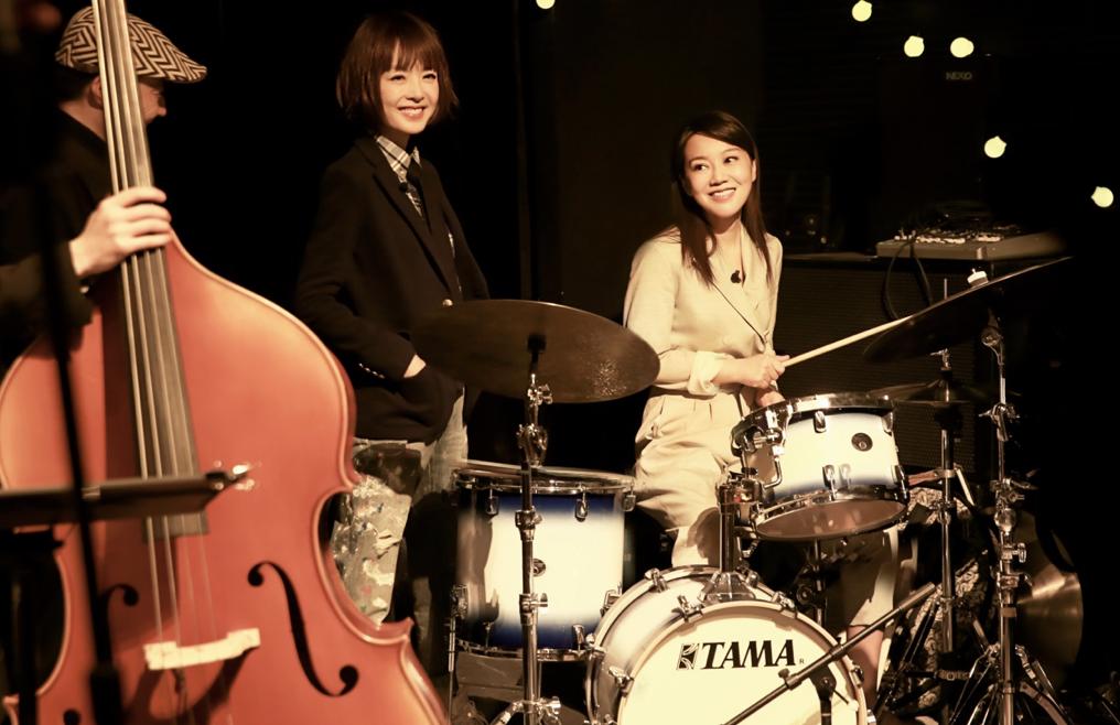 最新歌架子鼓炸裂音樂盛宴,動感節奏引領潮流!