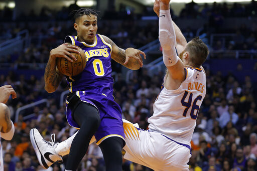 時代之光下的籃球新星，湖人隊庫茲馬最新照片曝光