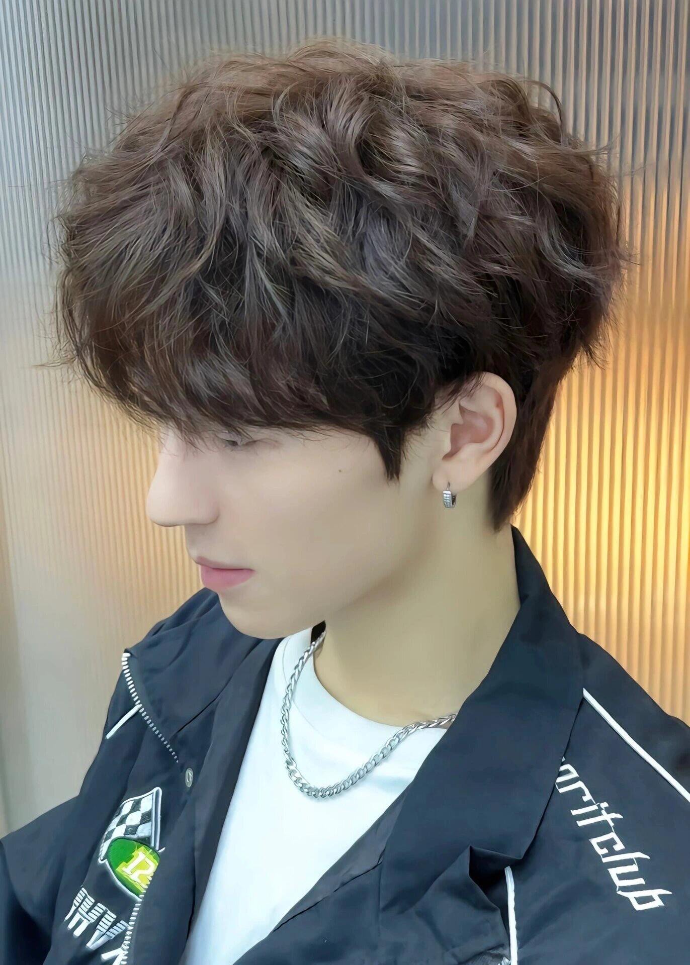 最新發(fā)型男款制作指南,步驟與流行趨勢解析