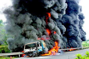 油罐車爆炸事故最新報道，原因分析與預防措施揭秘