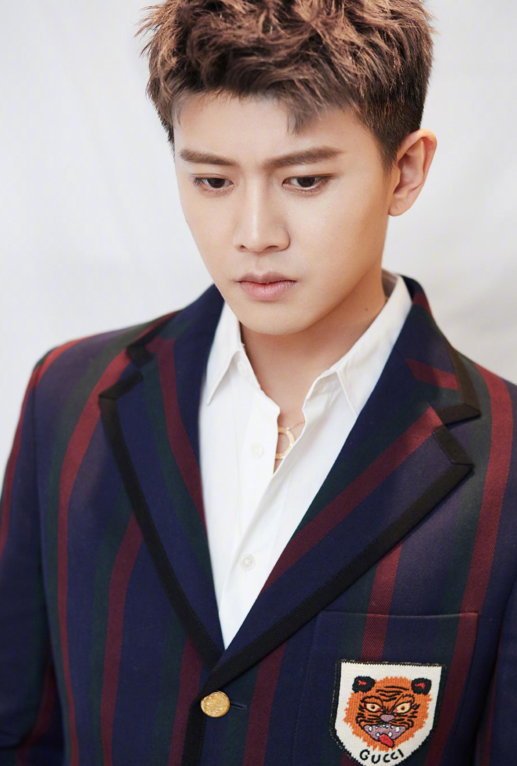 譚松韻任嘉倫最新動態(tài)揭秘,巷弄深處的獨特風味小店探索