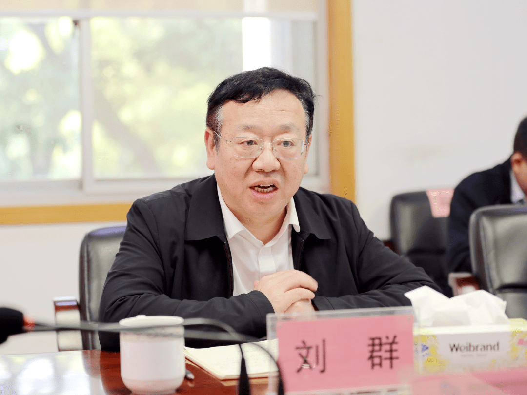 劉群最新動態，時代浪潮中的璀璨新星