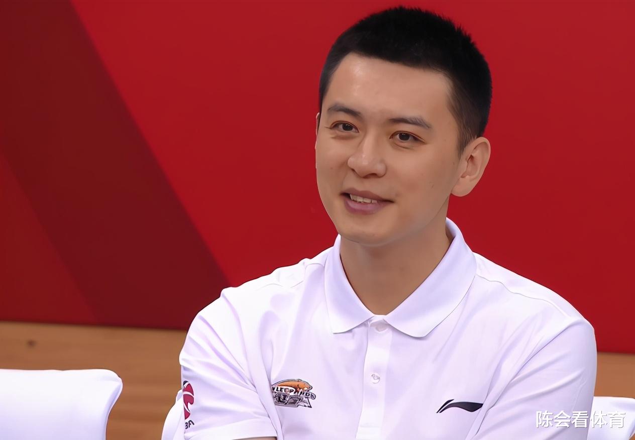 遼寧男籃楊鳴的最新動態，籃球魂與小巷美食的奇遇