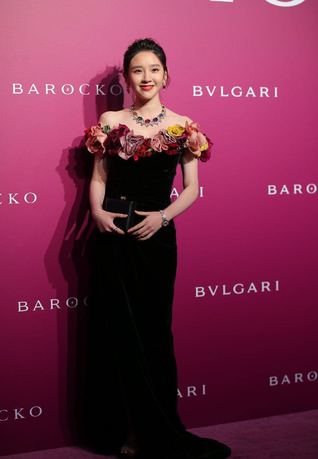 女明星最新活動亮相，時尚風采驚艷全場