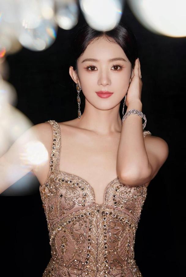 趙麗穎最新拍攝曝光，影視之光與時代之星風采展現