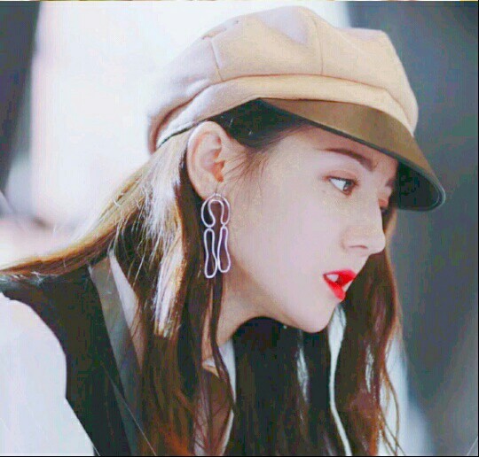 熱巴最新照片頭像與小巷深處的特色小店探索