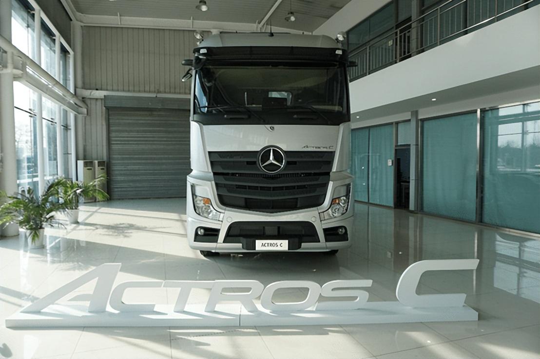 奔馳牽引車，未來科技重塑物流新紀元的力量標桿