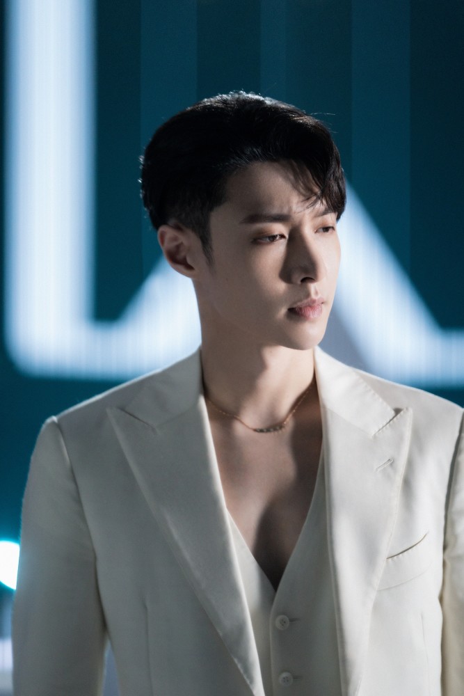 張藝興少年之名最新,如何學(xué)習(xí)與模仿其舞蹈和音樂創(chuàng)作技能?